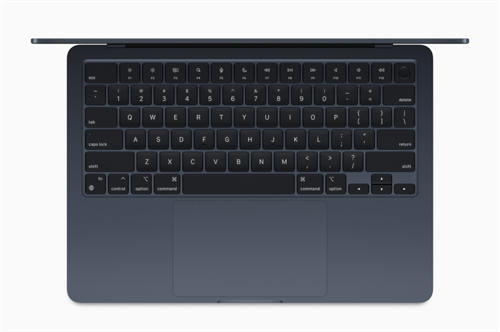 苹果发布新款MacBook Air：刘海屏+M2芯片，9499 元起