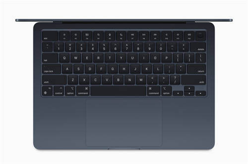搭载M2芯片的全新苹果MacBook Air将于7月15日在美国发售