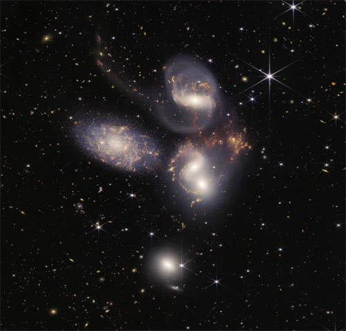 全面运行的詹姆斯・韦伯望远镜有望揭示宇宙最早的星系