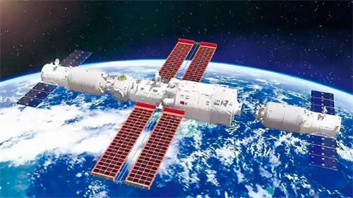 问天实验舱与长征5号B遥三运载火箭在海南文昌航天发射场进行垂直转运  中国空间站建造任务稳步推进