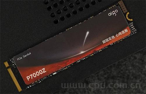 7款长江存储232层TLC颗粒 PCIE4.0 2T固态硬盘推荐