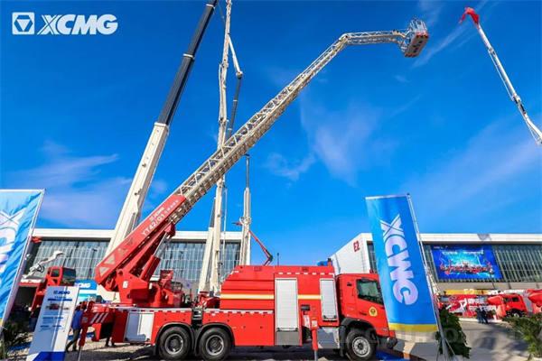行业最高、国内首台40米级直曲臂云梯消防产品徐工YT42G1云梯消防车 填补了国内空白