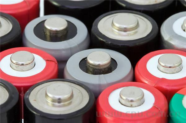 日本电池企业麦克赛尔宣布研发出新圆柱状固态电池：直径约为23毫米 高度约为27毫米 容量增至25倍
