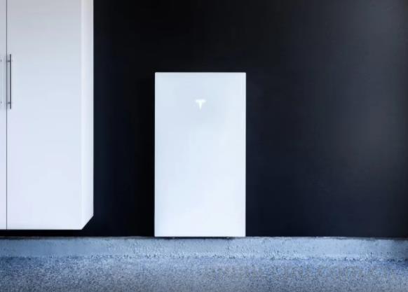 特斯拉家用储能系统Powerwall全球安装量突破60万台 2023年美国市场占有率30.2%